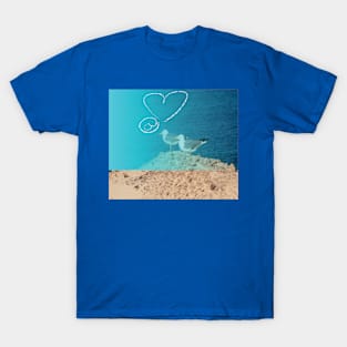 2 seagulls on the beach T-Shirt